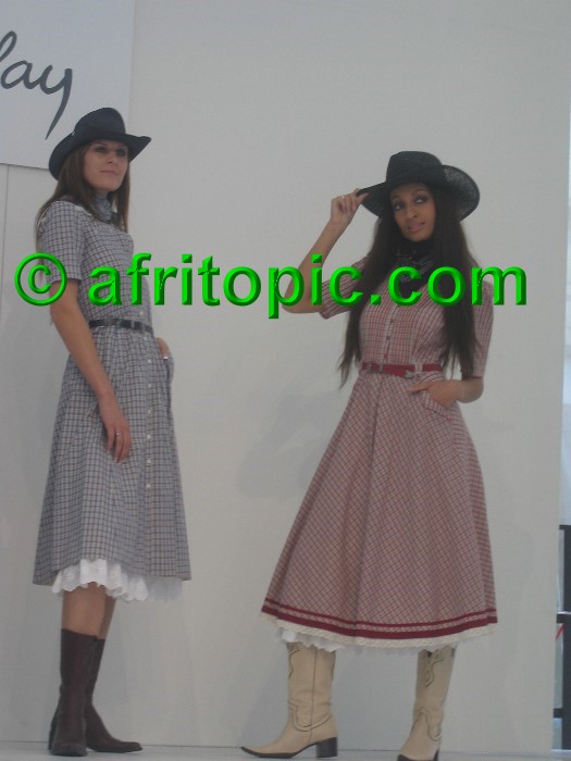 ../Images/Krefeld-Strssenmodenschau-2005 047.jpg